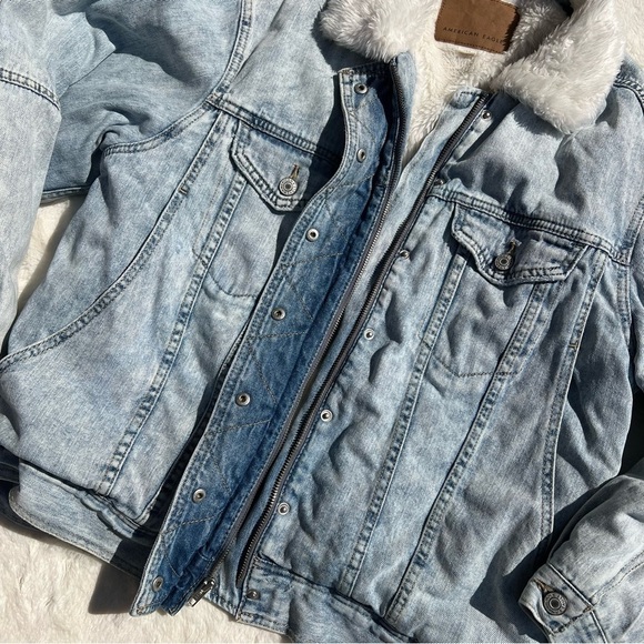 American Eagle Light Denim 90s Trucker Barn Jacket With Sherpa Lining Large - Picture 3 of 8